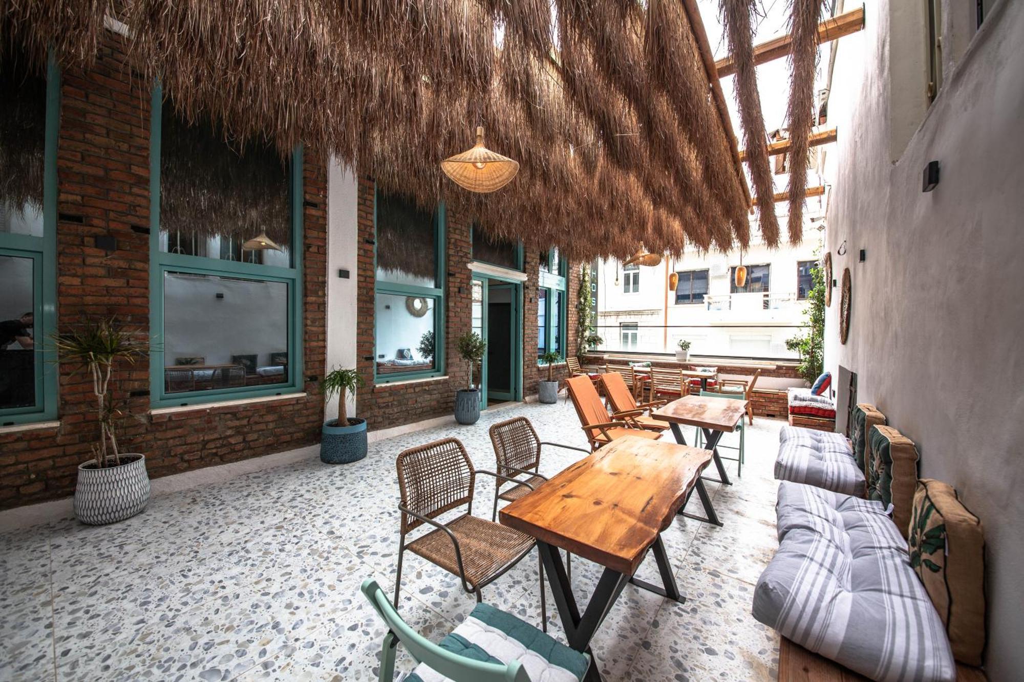 Vega 43 Hostel Sarandë 외부 사진